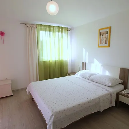 Apartment Lucefinka *