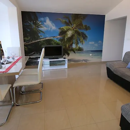 Apartment Lucefinka *