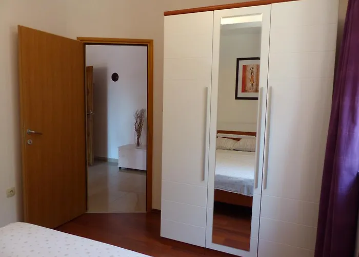 아파트 Lucefinka 반졸레