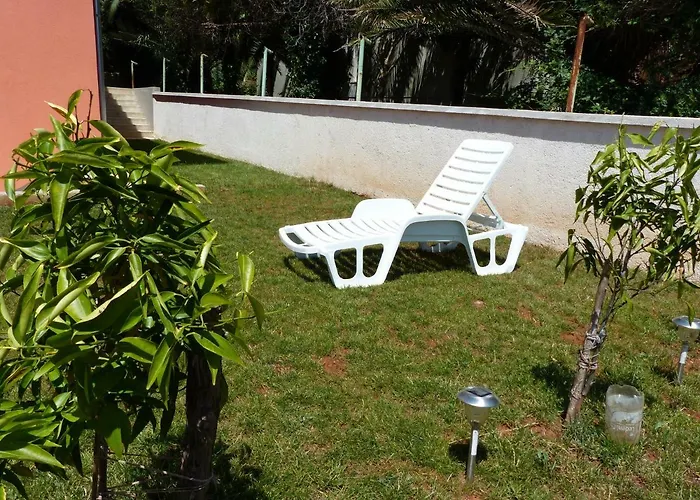 아파트 Lucefinka 반졸레